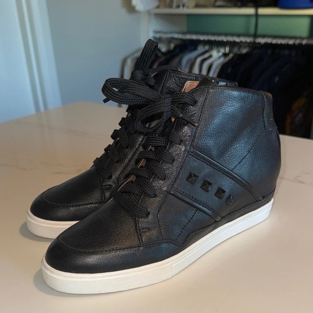 Black sneaker wedges - Picture 1 of 3